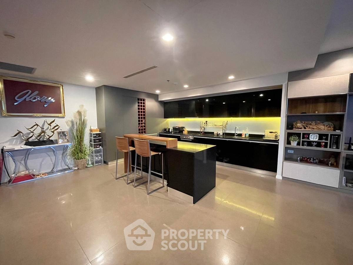 picture 3-BR Condo at The River Condominium near BTS Saphan Taksin (ID 602004) - 3/9