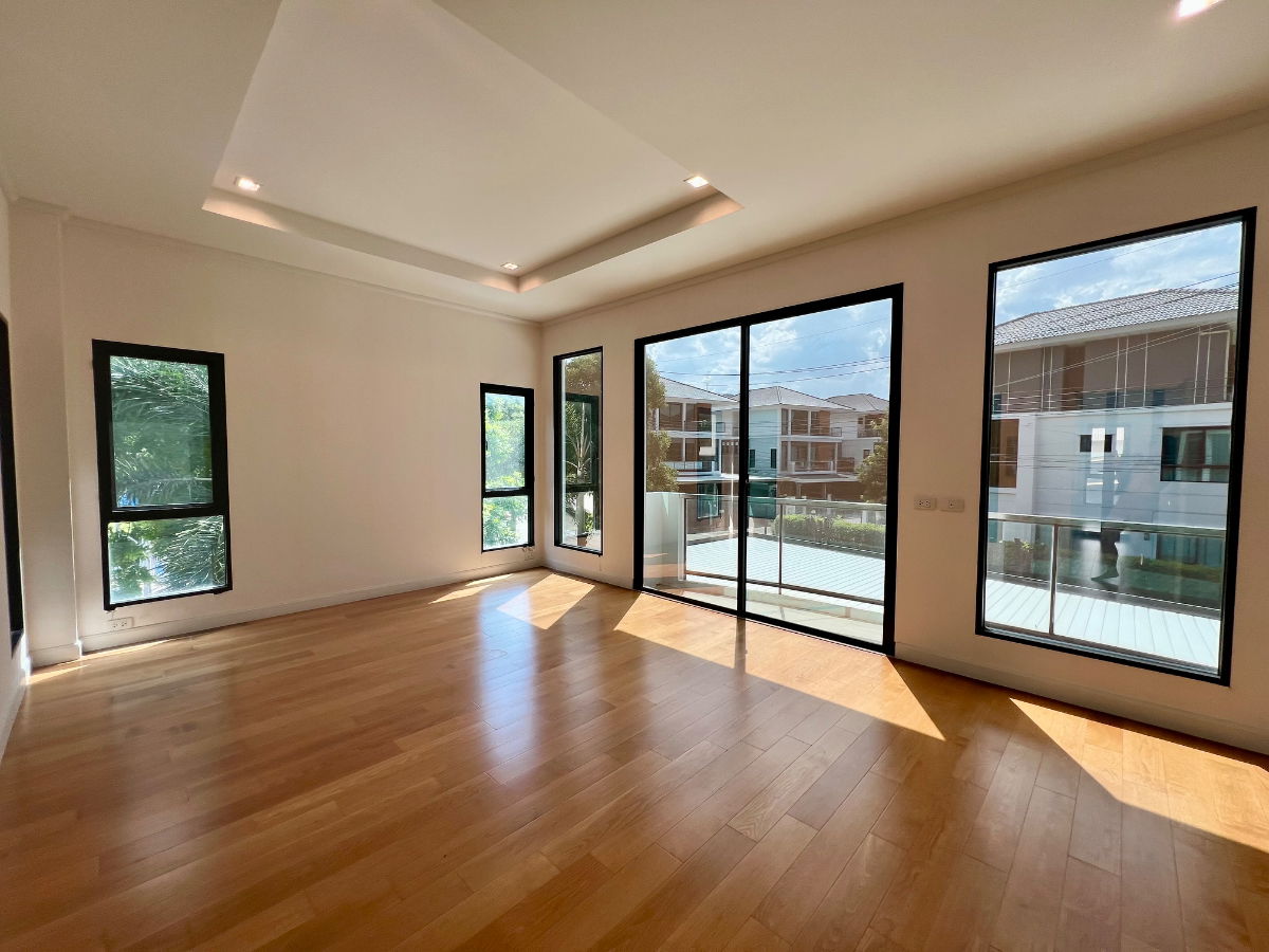 รูป ขายบ้านเดี่ยว 3 ชั้น ศุภาลัย เอสเซ้นส์ ลาดพร้าว | บ้านใหญ่สวยพรีเมียม พื้นที่ใช้สอยกว่า 330 ตร.ม. ทำเลศักยภาพ ใจกลางลาดพร้าว ใกล้ MRT ลาดพร้าว 101  - รูปที่ 38/39