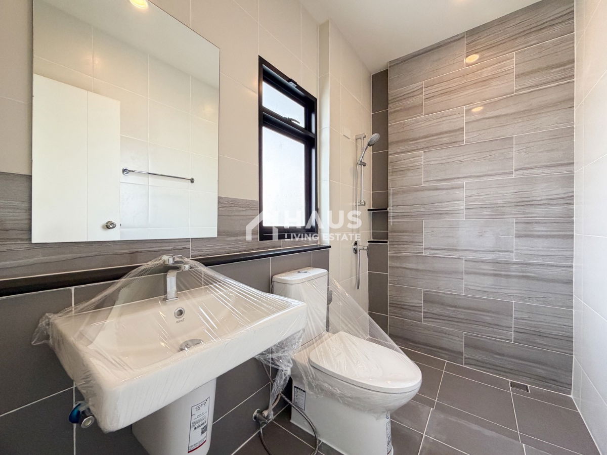 picture Ninya Kanlapaphruek / 4 Bedrooms #HKAL051 - 12/18