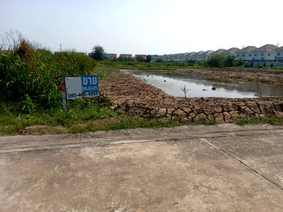 Land for sale Bang Pu Industrial Estate (North) : Vacant land for sale, 2 rai (approximately 0.8 acres), located next to a concrete road in Soi Bang Pu Municipality 83.