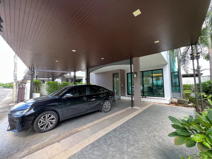 5-bed house for sale, 330 sqm, 69.8 sq wah, Supalai Essence Ladprao
