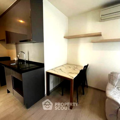 คอนโดให้เช่า : คอนโด 2-ห้องนอน ที่ ริทึ่ม อโศก ใกล้ MRT พระราม 9 (ID 2400812)