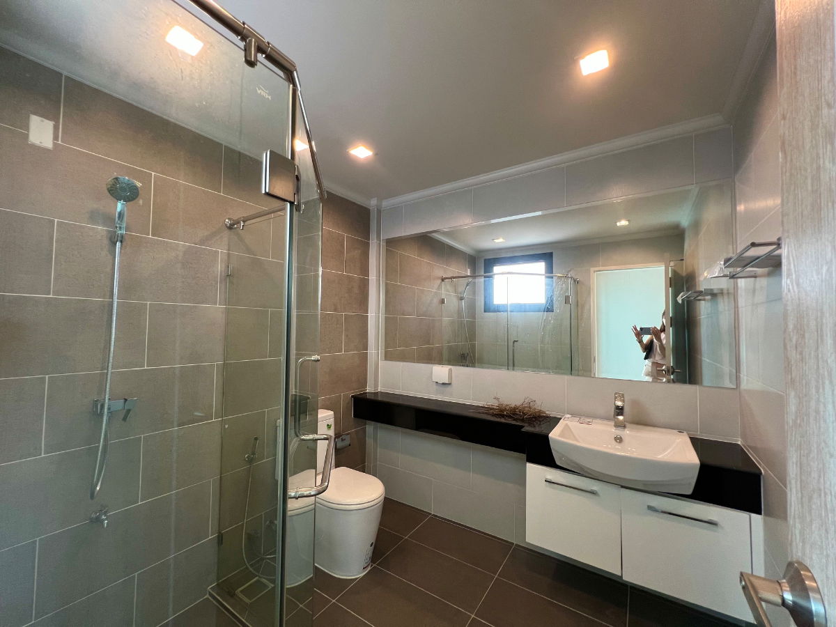 รูป ขายบ้านเดี่ยว 3 ชั้น ศุภาลัย เอสเซ้นส์ ลาดพร้าว | บ้านใหญ่สวยพรีเมียม พื้นที่ใช้สอยกว่า 330 ตร.ม. ทำเลศักยภาพ ใจกลางลาดพร้าว ใกล้ MRT ลาดพร้าว 101 - รูปที่ 32/39