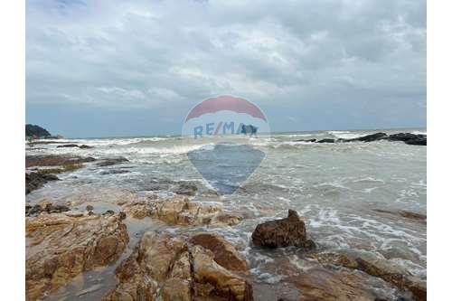 picture [920121030-141] Beachfront land almost 9 rai @Don Sak Pier to Samui,Surattani - 5/24