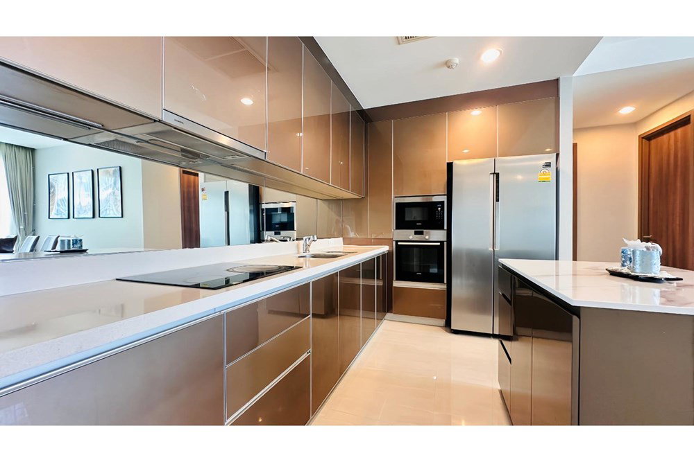 รูป [920071001-14742] For Rent | Spacious 3-Bedroom Condo at Menam Residences - รูปที่ 12/39