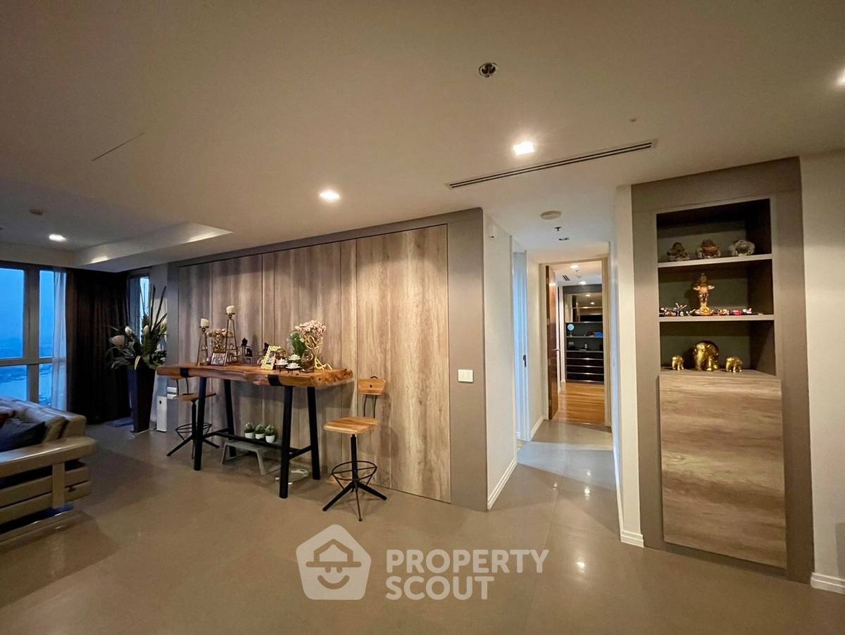 picture 3-BR Condo at The River Condominium near BTS Saphan Taksin (ID 602004) - 2/9