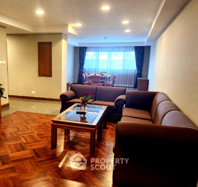Condos for rent Soi Ekamai (Sukhumvit 63) : 3-BR Condo at United Tower Thong Lor near BTS Thong Lor (ID 2030063)