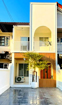 ทาวน์โฮม เชียงใหม่ : ขายทาวน์เฮ้าส์ ทำเลเจ็ดยอด บ้านสวยสไตล์โมเดิร์น มินิมอล ทำเลดีเหมาะสำหรับลงทุน Airbnb