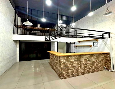 เช่าอาคารพาณิชย์ เขตลาดพร้าว : ให้เช่า อาคารพาณิชย์ 4 ชั้นครึ่ง ตกแต่งสวย ริมถนนรัชดาภิเษก ตรงข้าม MRT ลาดพร้าว เหมาะในเชิงพาณิชย์