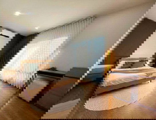 รูป ให้เช่าบ้านเดี่ยว 2 ชั้น โครงการ เซนโทร บางนา-กิ่งแก้ว เฟอร์นิเจอร์ครบ / หน้าบ้านหันทิศใต้ / บ้านสวยมาก / อยู่อาศัย / รับชาวต่างชาติ - รูปที่ 3/16