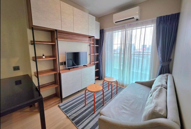 ว่างพร้อมอยู่! ลุมพินี สวีท ราชปรารภ. 1นอน 28ตร.ม. Line id: @pfagent