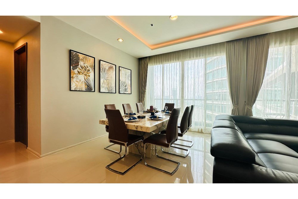 รูป [920071001-14742] For Rent | Spacious 3-Bedroom Condo at Menam Residences - รูปที่ 3/39