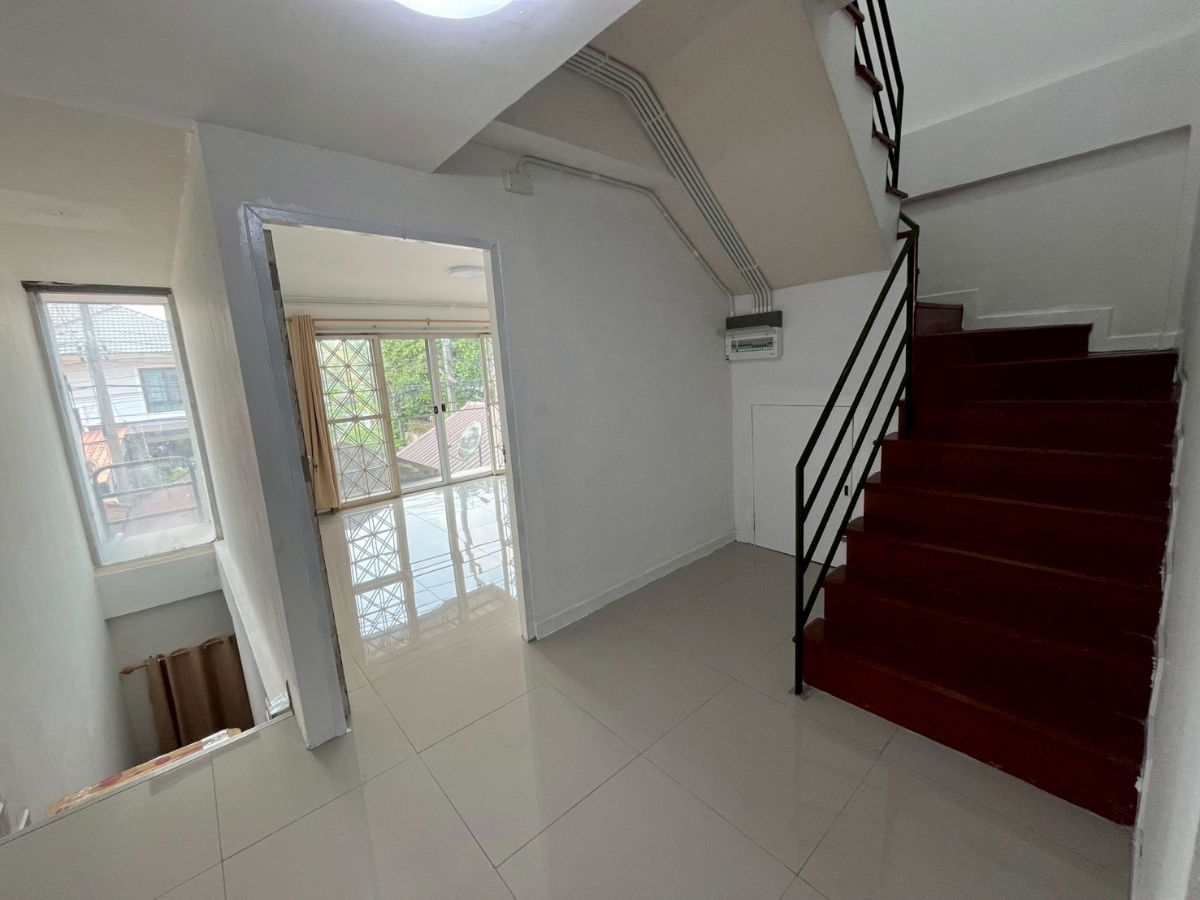 รูป ให้เช่าทาวน์โฮม 3 ชั้น สนามบินน้ำ (ตรงข้ามแม็คโครสนามบินน้ำ) ซอยนนทบุรี 32  ต.ท่าทราย อ.เมืองนนบุรี ห่างปากซอย 70 เมตร - รูปที่ 13/18