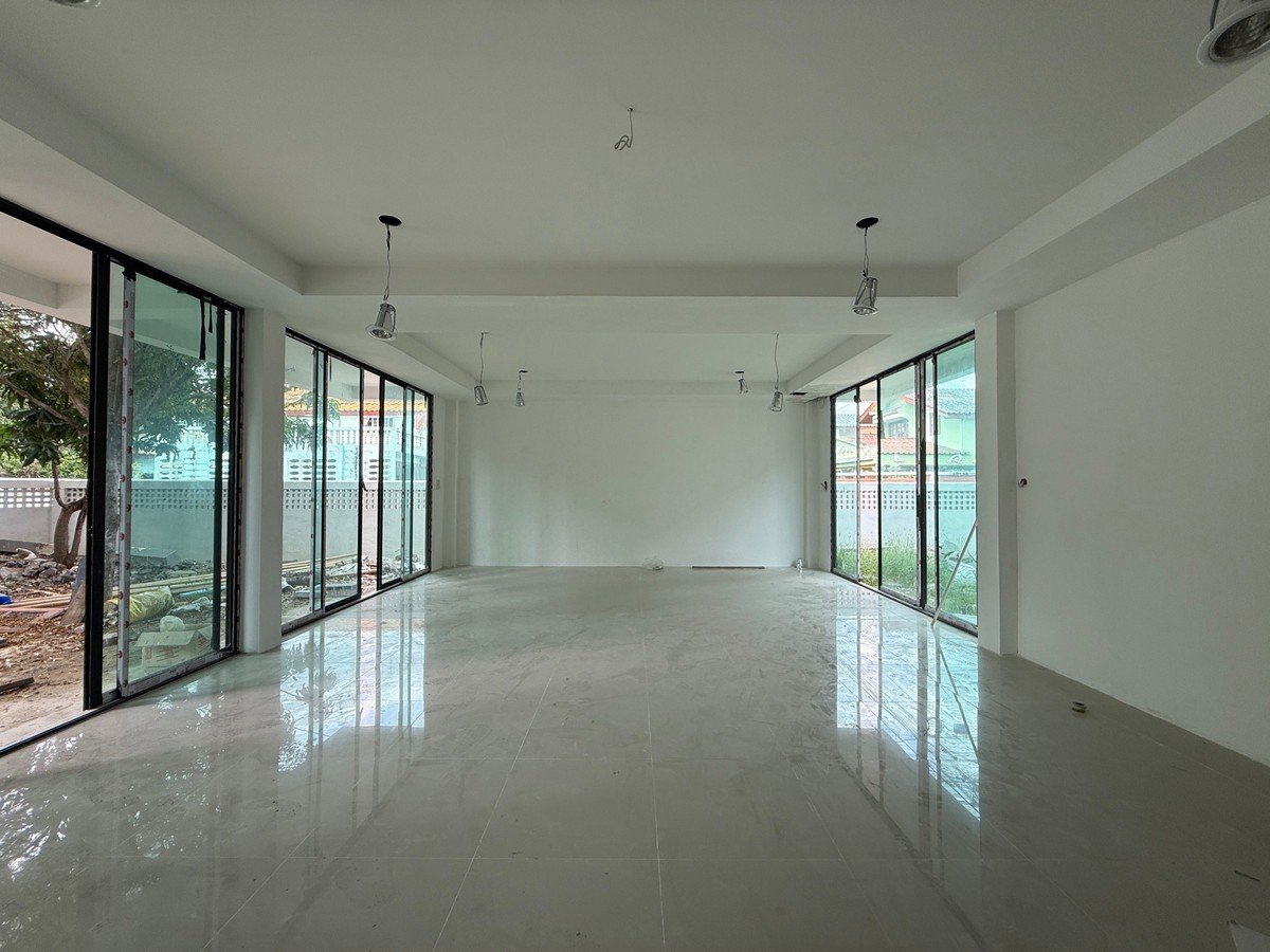 รูป LTH14302 – House for Sale | Bangna-Trad 18 | 375 sqm | 3 Beds 3 Baths | Near BTS Sri Udom | 9.9MB | บ้านเดี่ยวขาย บางนา-ตราด 18 - รูปที่ 2/7