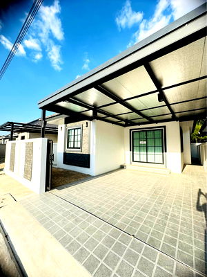 Houses for sale Bang Lamung Chonburi : Newly Built Single House in North Pattaya