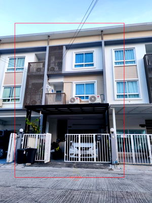 Townhouses for rent Central Plaza Bang Na : RH020026 For rent: 3-story townhome with 3 bedrooms at The Rich Biz Home Sukhumvit 105, near BTS, hospital, and international school.