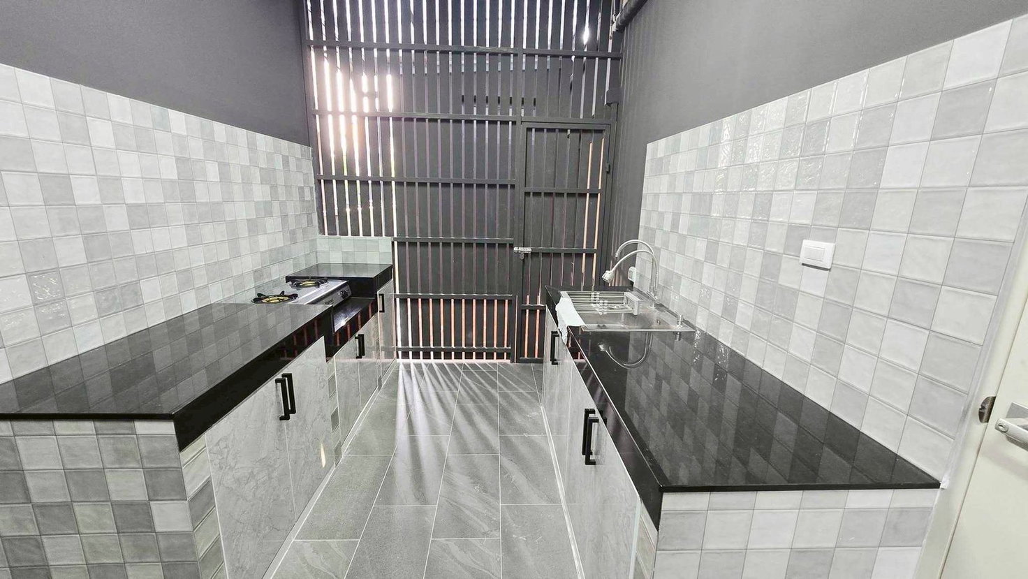 รูป LTH14265 – House for Rent | Baan Klang Muang The Edition Bangna | 500 sqm | 5 Beds 7 Baths | Near BTS Bang Na | 320K/Month | บ้านเดี่ยวให้เช่า บ้านกลางเมือง ดิ เอดิชั่น บางนา - รูปที่ 8/12