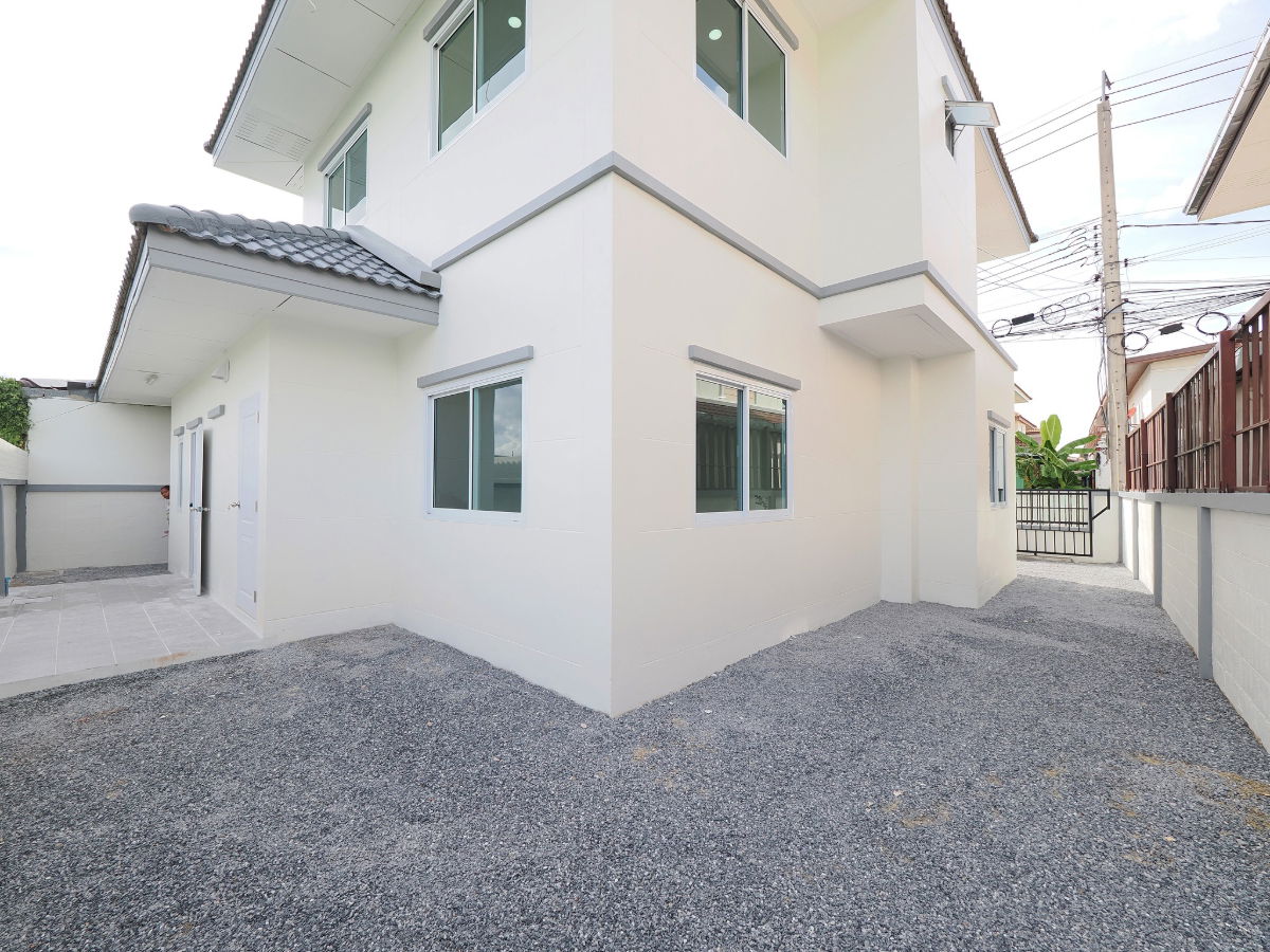 รูป ขายราคาพิเศษ บ้านเดี่ยว 2 ชั้น ม.ซื่อตรง บางใหญ่ ขนาด 53.6 ตร.ว. 4นอน 4น้ำ บ้านสวย หลังใหญ่  พร้อมเฟอร์ พื้นที่กว้าง รีโนเวทใหม่ เข้าอยู่ได้ทันที - รูปที่ 11/60