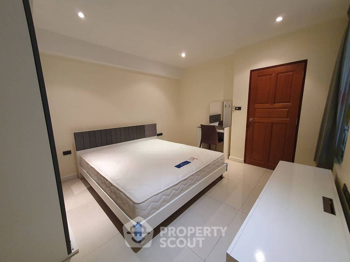 รูป คอนโด 1-ห้องนอน ที่ ไดมอนด์ ทาวเวอร์ คอนโดมิเนียม ใกล้ BTS ช่องนนทรี (ID 515608) - รูปที่ 2/17