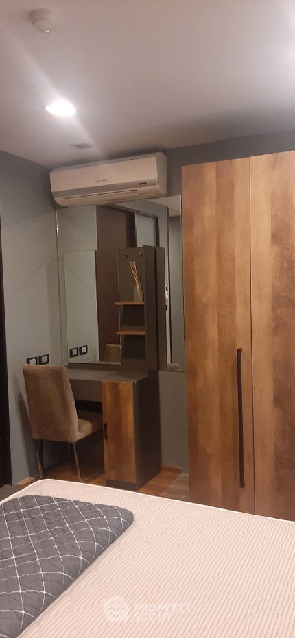 picture 2-BR 70 Sqm Condo For Sale At Quad Silom Condo, 200m To MRT Sam Yan (ID 2606231) - 9/16