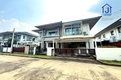 บ้านเดี่ยว โรงเรียนนานาชาติสิงคโปร์นนทบุรี (เอสไอเอสบี วิทยาเขตนนทบุรี) : ขายบ้านเดี่ยว 2 ชั้น หมู่บ้านเศรษฐสิริ ชัยพฤกษ์-แจ้งวัฒนะ ใกล้จุดขึ้นลงทางด่วน ศรีรัช