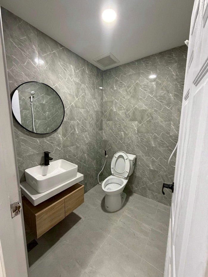 รูป LTH14258 – Townhome for Rent | Saint Louis | 300 sqm | 4 Beds 6 Baths | Near BTS Saint Louis | 60K/Month | ทาวน์โฮม/โฮมออฟฟิศให้เช่า เซนต์หลุยส์ - รูปที่ 1/8