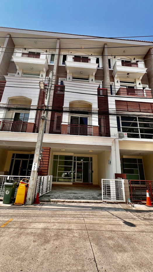 รูป ขาย ทาวน์โฮม 4 ชั้น Premium Place เอกมัย–รามอินทรา | ทำเลศักยภาพ ใกล้เลียบด่วน | เหมาะอยู่อาศัย–ทำออฟฟิศ - รูปที่ 2/52