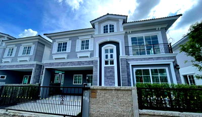 Houses for rent Bangna Commercial College : Luxury House for Rent: Golden Neo Sukhumvit 113 – Fully Furnished & Ready to Move In ​Pristine house with premium built-ins and full appliances.