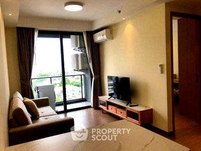 Condos for rent : 1-bed 1-bath condo size 35 sq.m. at Regal Sathon-Naradhiwas by BTS Chong Nonsi for rent (ID 985925)