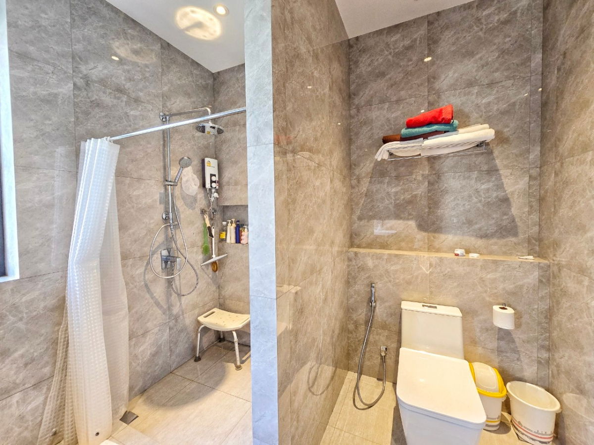 รูป ขายบ้านเดี่ยวหลังใหญ่สไตล์โมเดิร์น ใกล้ MRT หลักสอง เดอะมอลล์บางแค ที่ดินใหญ่ สามารถต่อเติมได้ - รูปที่ 10/11