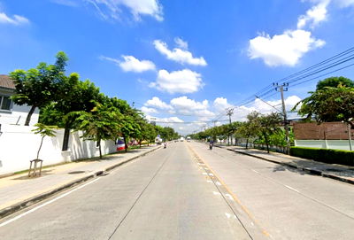 ที่ดิน วิทยาลัยดุสิตธานี : ขายที่ดินเปล่าถมแล้วติดถนนสุขาภิบาล 2 เชปสวยหน้ากว้าง