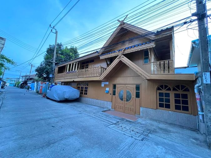 ให้เช่า บ้าน 2 ชั้น 4 ห้องนอน 3 ห้องน้ำ ขนาด 32 ตารางวา ซอยบุญรัตน์ 1  ใกล้รถไฟฟ้า MRT บางแค