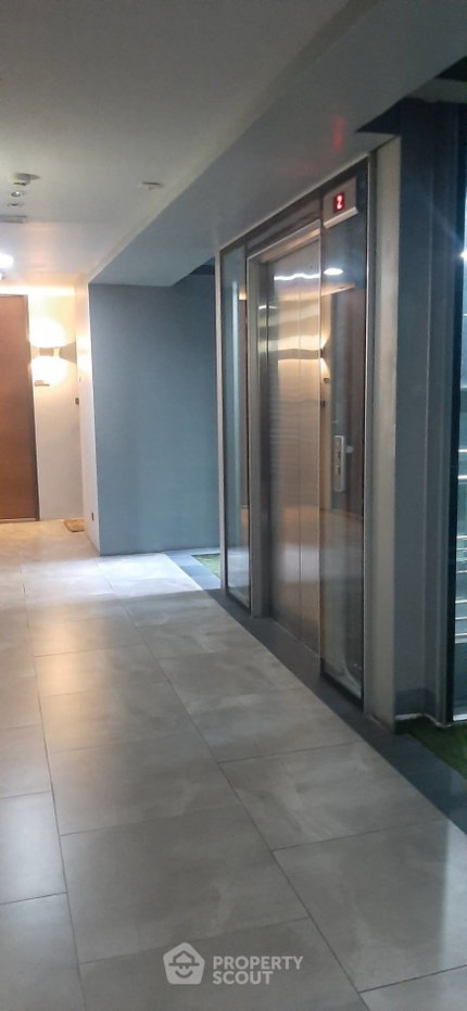 picture 2-BR 70 Sqm Condo For Sale At Quad Silom Condo, 200m To MRT Sam Yan (ID 2606231) - 15/16