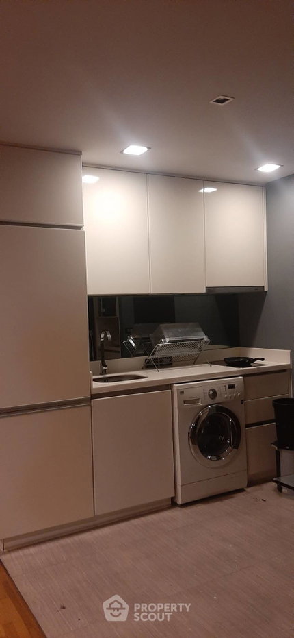 picture 2-BR 70 Sqm Condo For Sale At Quad Silom Condo, 200m To MRT Sam Yan (ID 2606231) - 4/16