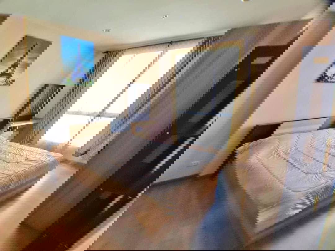 picture The Tree Bang Po Station - 3/8