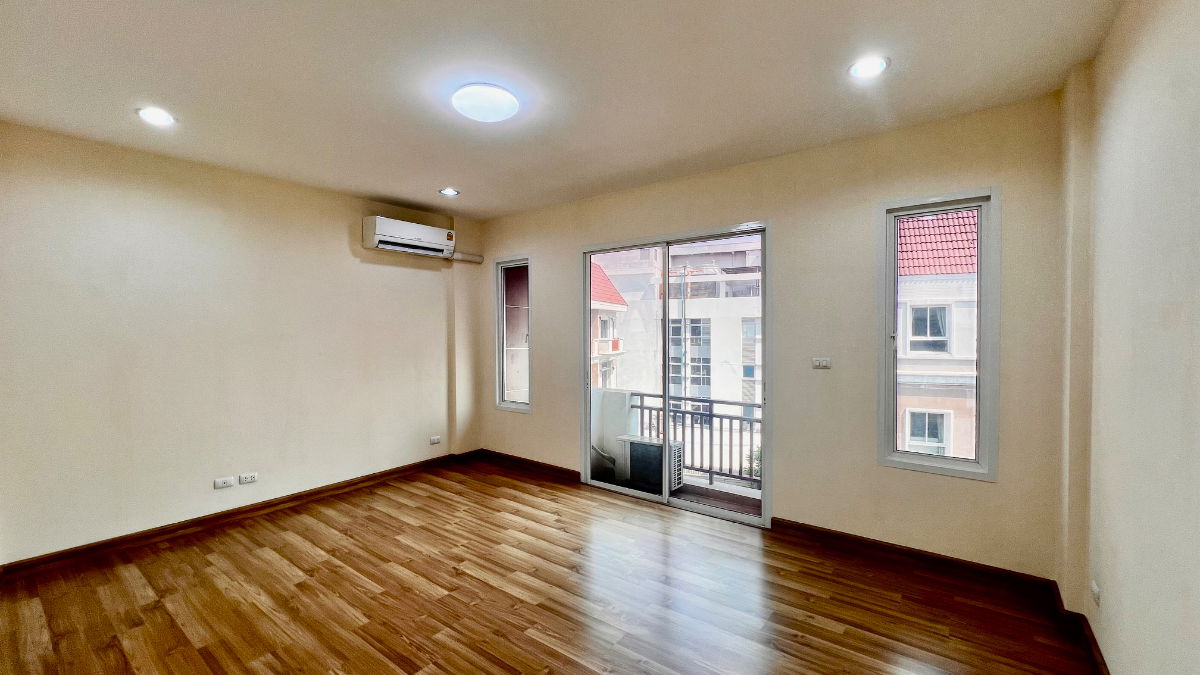 รูป ขาย ทาวน์โฮม 4 ชั้น Premium Place เอกมัย–รามอินทรา | ทำเลศักยภาพ ใกล้เลียบด่วน | เหมาะอยู่อาศัย–ทำออฟฟิศ - รูปที่ 17/52