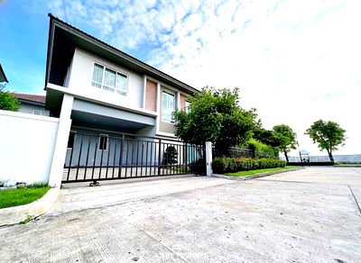 เช่าบ้านเดี่ยว ปทุมธานี : Life Bangkok Boulevard รังสิต คลอง 3 เช่า หลังมุม ขนาดใหญ่สุดในโครงการ