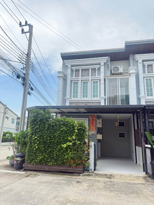 ทาวน์โฮมให้เช่า : RH020126 ให้เช่า ทาวน์โฮม 2 ชั้น 4 ห้องนอน หลังมุม at Golden Town Sukhumvit-Bearing BTS Station ใกล้ อิมพีเรียลเวิลด์ สำโรง เพียง 3 นาที