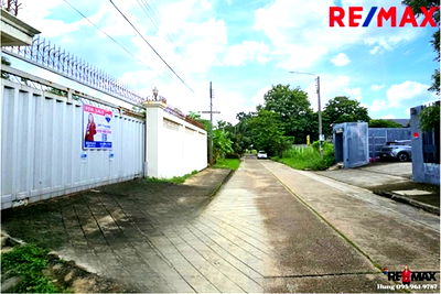 Houses for sale Bangkok : [920091046-102] "Discover Tranquil Thai Living in Your Dream Home"