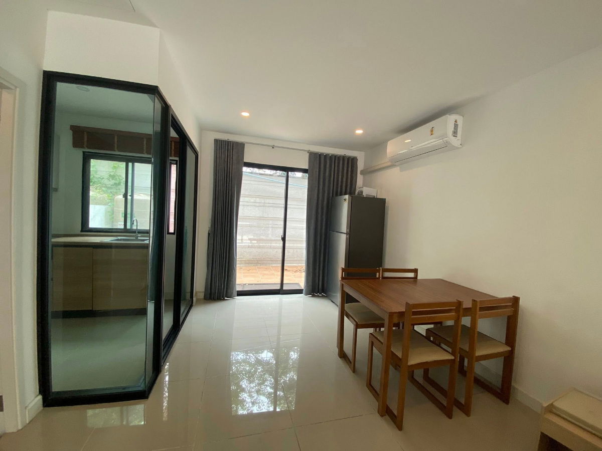 รูป 🏡 ให้เช่า พาทิโอ ศรีนครินทร์ – พระราม 9 (Patio Srinakarin Rama 9) ทาวน์โฮมคุณภาพ สไตล์โมเดิร์น บรรยากาศสงบ เป็นส่วนตัว - รูปที่ 3/12