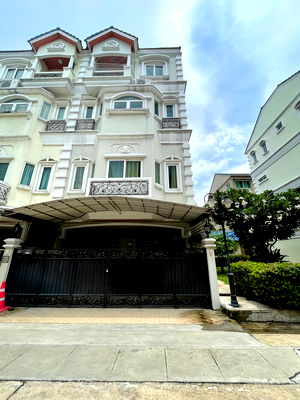 เช่าทาวน์โฮม ล้ง 1919 : WS6568 🏡 ทาวน์โฮมหรู Golden Home Park Ville ใกล้ BRT ถนนจันทน์ เดินทางสะดวก เพียง 60,000 บาท/เดือน