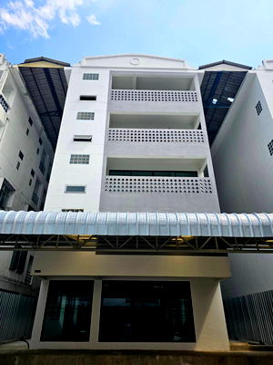 เช่าโฮมออฟฟิศ วิทยาลัยสารพัดช่างสมุทรปราการ ชุมชนเมืองใหม่บางพลี : 🏢 ให้เช่าโฮมออฟฟิศ 5 ชั้น + ดาดฟ้า ย่านบางนา พื้นที่ใช้สอยขนาดใหญ่ เหมาะสำหรับทำออฟฟิศ บริษัท หรือคลังสินค้าเบา