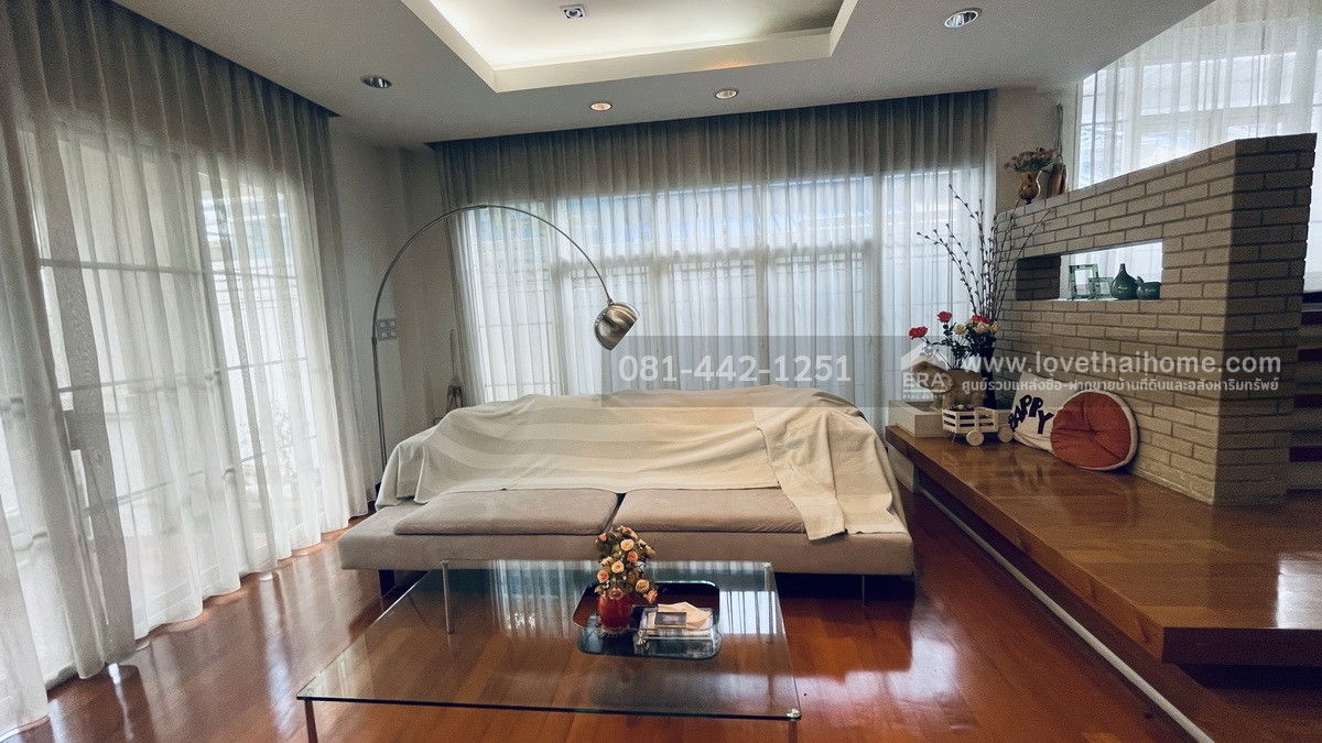 รูป ขายบ้านหรูย่านดุสิต ถนนเศรษฐศิริ พื้นที่ 81.5 ตรว. ขายเพียง 28 ล้านเท่านั้น บ้านสวยสภาพนางฟ้า ห่างจากถนนเศรษฐศิริ เพียงแค่120 เมตรเท่านั้น - รูปที่ 3/8