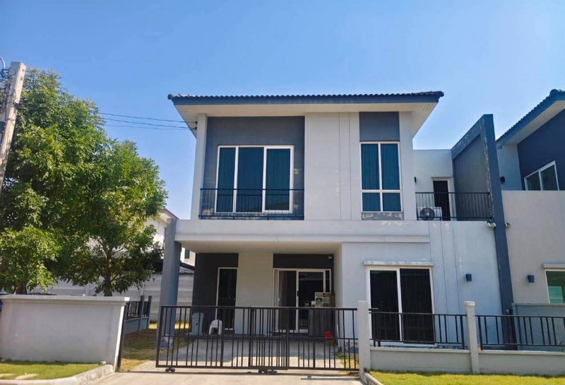บ้านแฝดให้เช่า : ให้เช่าบ้านแฝด2ชั้น เนื้อที่ 49 ตร.วา 3 ห้องนอน 3 ห้องน้ำ พร้อมเข้าอยู่ หมู่บ้าน แกรนด์พลีโน่ บรมฯ-ศาลายา ใกล้มหาวิทยาลัยมหิดล ศาลายา