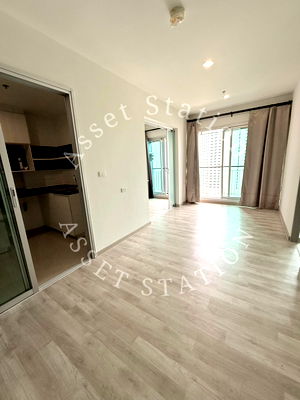 Condos for sale : 🏢💎Urgent Sale! Life Ratchadapisek, spacious room, great price, near MRT Huai Khwang✨🏙️