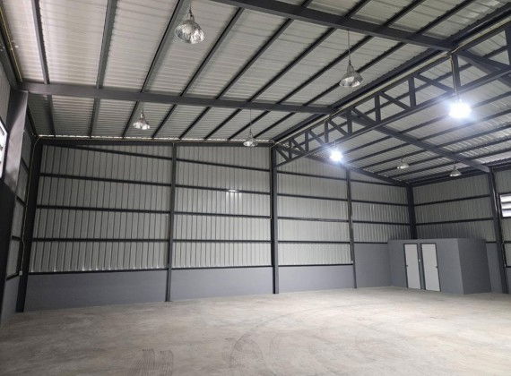 รูป  ให้เช่าโกดัง พร้อมสำนักงาน สร้างใหม่ (สร้างใหม่ ) / ซอยรามคำแหง / ใกล้แยกร่มเกล้า รามคำแหง /รถไฟฟ้าสายสีส้มหน้าปากซอย / เทรลเลอร์ตู้สั้นเข้าออกได้ - รูปที่ 5/10