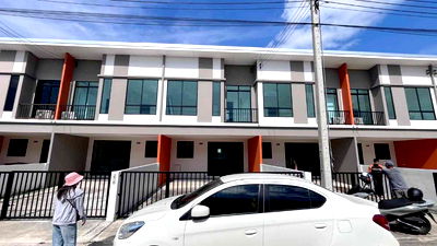 Townhouses for rent Pathumthani : House for rent, small pets allowed, Winning Residence project, Khlong 5, Khlong Luang, Pathum Thani.
