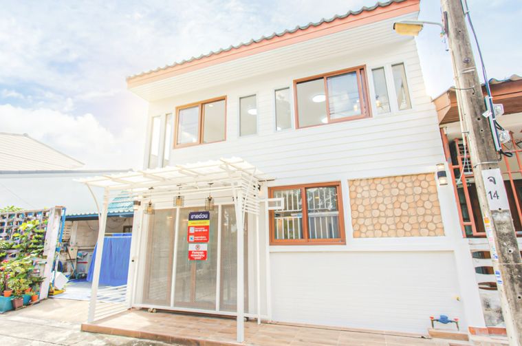 สวยแบบตะโกน! บ้านขาวทรงเสน่ห์... พร้อมให้คุณเป็นเจ้าของแล้ว 🤍✨