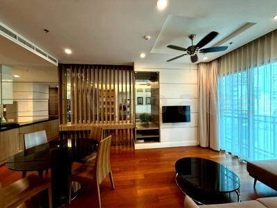 คอนโดให้เช่า : ▚ LF215ツ ให้เช่า: Bright Sukhumvit 24 – 1 Bed 73.85 ตร.ม. 🏙️✨ ห้องใหญ่พิเศษ Rare Item! ที่จอดรถ 148% ส่วนกลางแยกตึก มีรถรับส่ง BTS พร้อมพงษ์