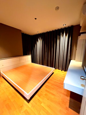 Condos for sale MRT Lak Song  : Owner Direct Sale: The President Phetkasem Bangkhae Condominium